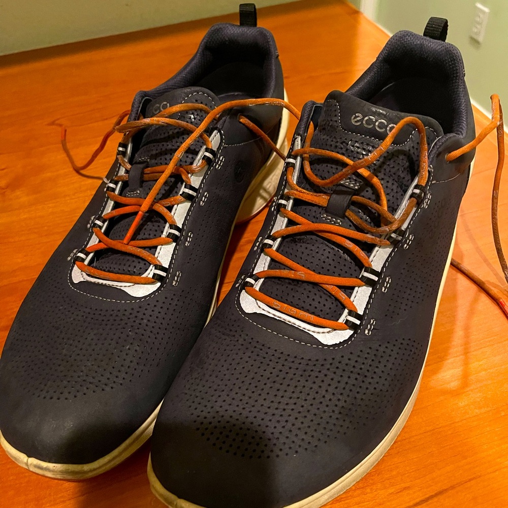 ECCO brand men’s 12-12.5, good condition